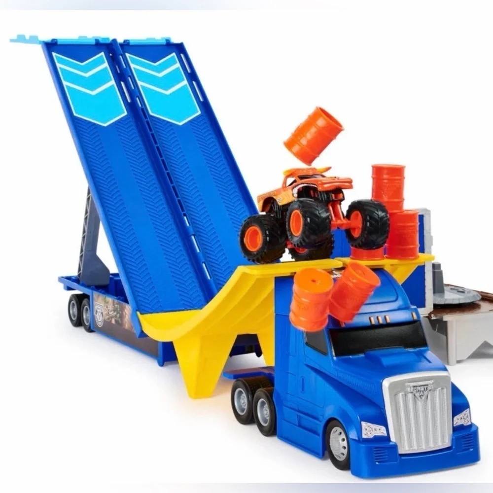 Monster Jam TRANSFORMING Hauler Truck Play Set + Exclusive El Toro Loco 🌟NEW🌟